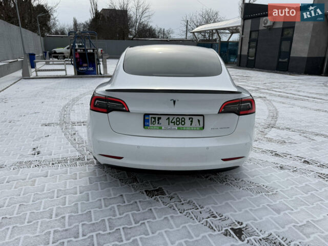 Білий Тесла Модель 3, об'ємом двигуна 0 л та пробігом 260 тис. км за 19500 $, фото 4 на Automoto.ua
