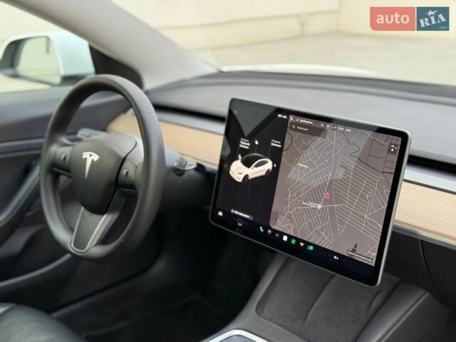 Белый Тесла Модель 3, объемом двигателя 0 л и пробегом 77 тыс. км за 14700 $, фото 21 на Automoto.ua