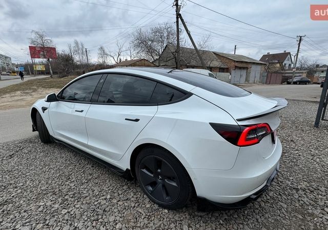Белый Тесла Модель 3, объемом двигателя 0 л и пробегом 108 тыс. км за 19100 $, фото 6 на Automoto.ua