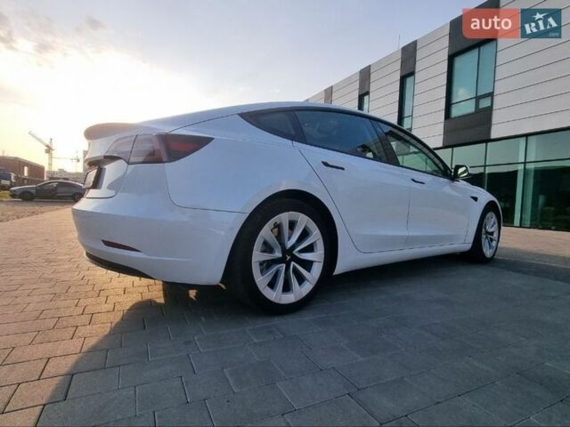 Белый Тесла Модель 3, объемом двигателя 0 л и пробегом 74 тыс. км за 18300 $, фото 1 на Automoto.ua