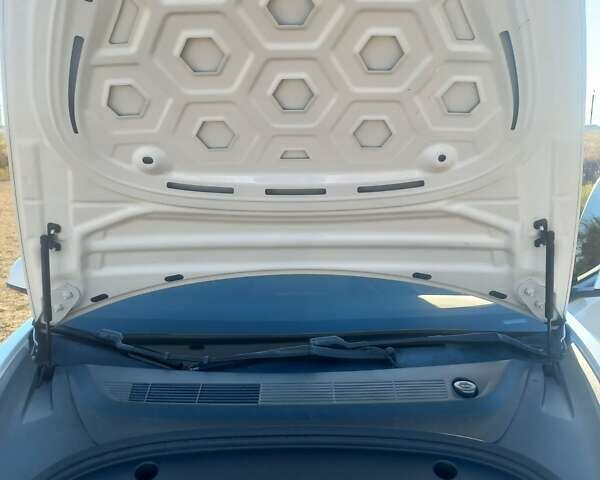 Білий Тесла Модель 3, об'ємом двигуна 0 л та пробігом 147 тис. км за 17000 $, фото 5 на Automoto.ua