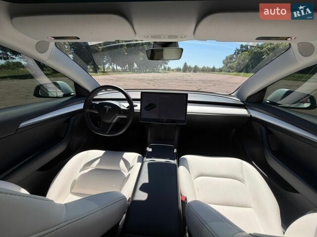 Белый Тесла Модель 3, объемом двигателя 0 л и пробегом 99 тыс. км за 21500 $, фото 21 на Automoto.ua