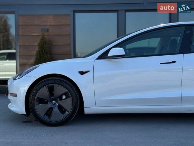 Білий Тесла Модель 3, об'ємом двигуна 0 л та пробігом 185 тис. км за 16500 $, фото 13 на Automoto.ua