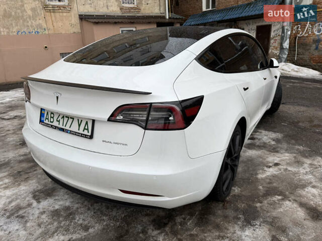 Білий Тесла Модель 3, об'ємом двигуна 0 л та пробігом 64 тис. км за 19900 $, фото 13 на Automoto.ua