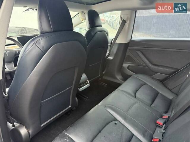 Белый Тесла Модель 3, объемом двигателя 0 л и пробегом 100 тыс. км за 12900 $, фото 11 на Automoto.ua