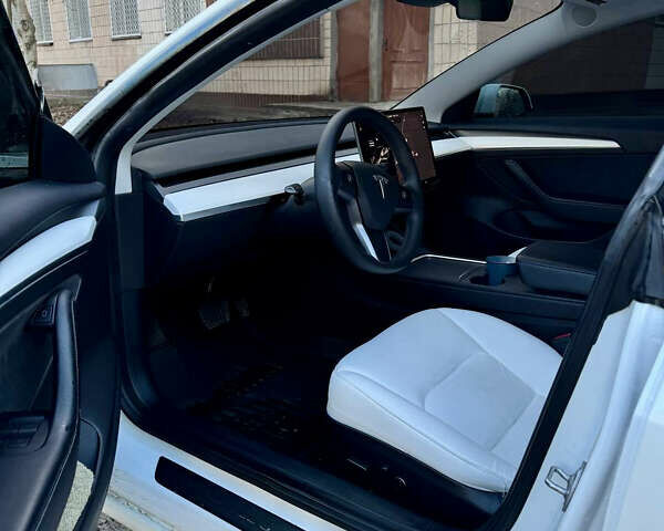 Белый Тесла Модель 3, объемом двигателя 0 л и пробегом 89 тыс. км за 21000 $, фото 8 на Automoto.ua