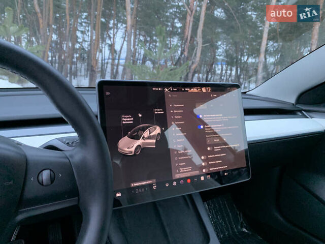 Білий Тесла Модель 3, об'ємом двигуна 0 л та пробігом 81 тис. км за 18950 $, фото 34 на Automoto.ua
