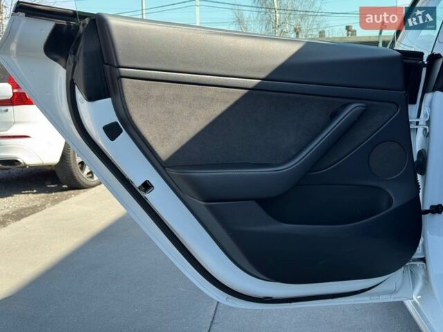 Білий Тесла Модель 3, об'ємом двигуна 0 л та пробігом 185 тис. км за 16500 $, фото 42 на Automoto.ua