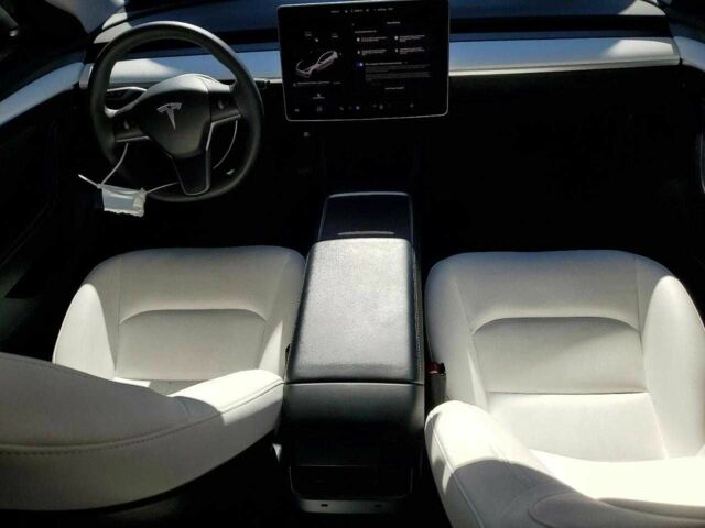 Білий Тесла Модель 3, об'ємом двигуна 0 л та пробігом 62 тис. км за 4900 $, фото 7 на Automoto.ua