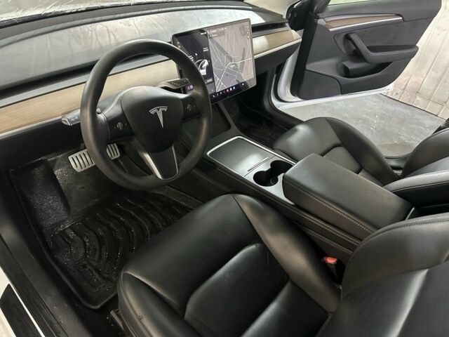 Білий Тесла Модель 3, об'ємом двигуна 0 л та пробігом 115 тис. км за 21900 $, фото 3 на Automoto.ua