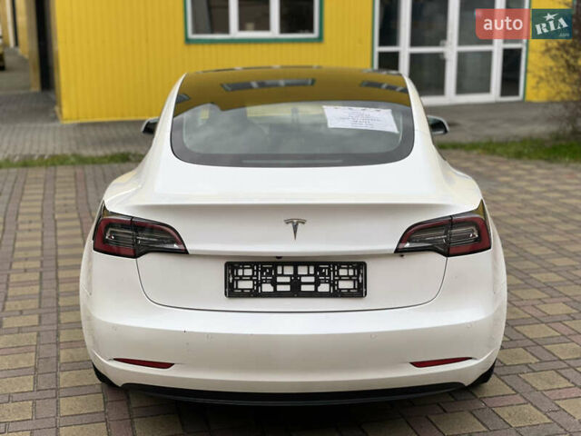 Белый Тесла Модель 3, объемом двигателя 0 л и пробегом 34 тыс. км за 18000 $, фото 38 на Automoto.ua
