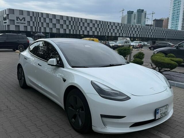 Белый Тесла Модель 3, объемом двигателя 0 л и пробегом 103 тыс. км за 19900 $, фото 2 на Automoto.ua