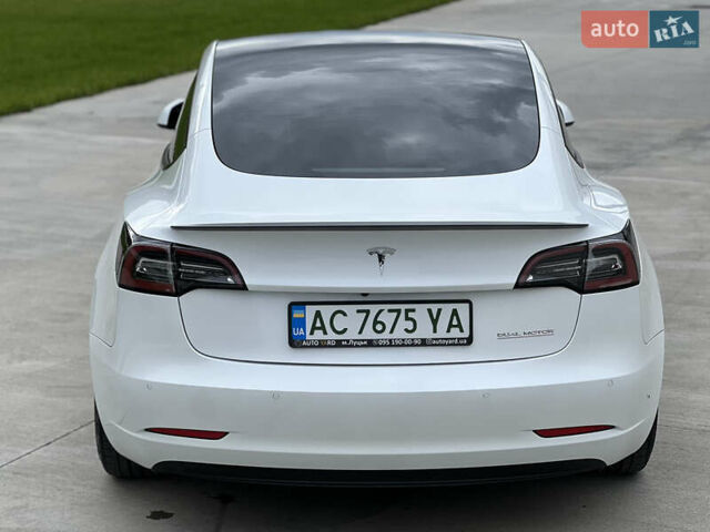 Белый Тесла Модель 3, объемом двигателя 0 л и пробегом 100 тыс. км за 22500 $, фото 35 на Automoto.ua