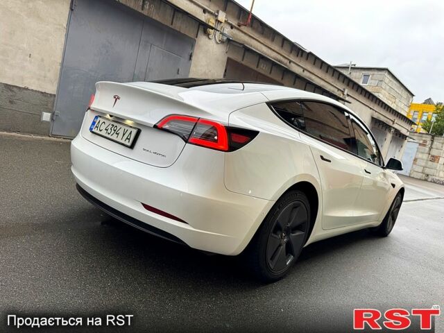 Білий Тесла Модель 3, об'ємом двигуна 0 л та пробігом 45 тис. км за 29000 $, фото 3 на Automoto.ua