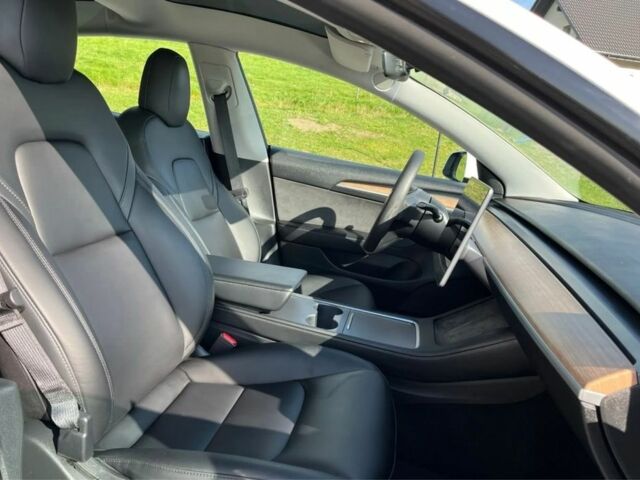 Білий Тесла Модель 3, об'ємом двигуна 0 л та пробігом 115 тис. км за 12200 $, фото 18 на Automoto.ua