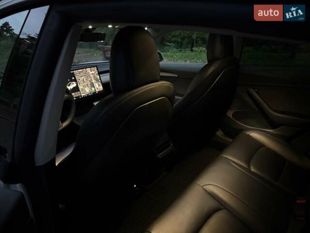 Тесла Модель 3 2021 у Києві на Automoto.ua Білий Тесла Модель 3, об'ємом двигуна 0 л та пробігом 105 тис. км за 19500 $, фото 14 на Automoto.ua