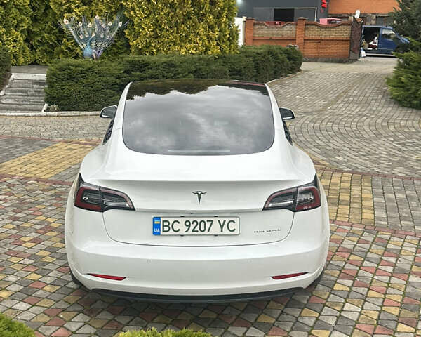 Білий Тесла Модель 3, об'ємом двигуна 0 л та пробігом 82 тис. км за 24000 $, фото 4 на Automoto.ua