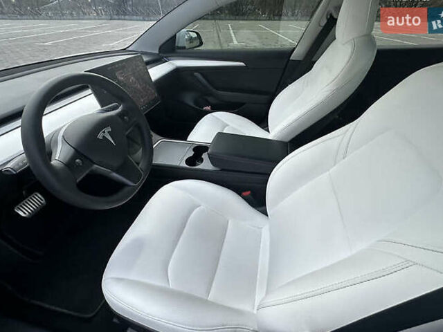 Белый Тесла Модель 3, объемом двигателя 0 л и пробегом 60 тыс. км за 19300 $, фото 8 на Automoto.ua