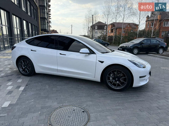 Белый Тесла Модель 3, объемом двигателя 0 л и пробегом 37 тыс. км за 19999 $, фото 64 на Automoto.ua