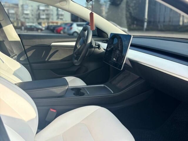 Білий Тесла Модель 3, об'ємом двигуна 0 л та пробігом 108 тис. км за 17500 $, фото 15 на Automoto.ua