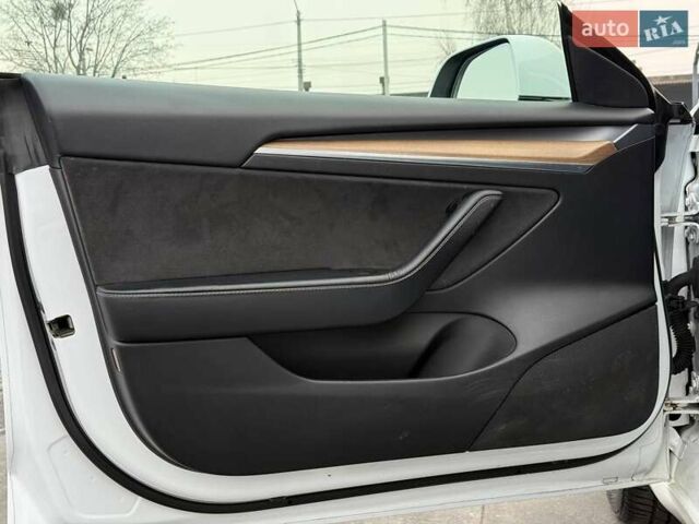 Білий Тесла Модель 3, об'ємом двигуна 0 л та пробігом 185 тис. км за 13900 $, фото 20 на Automoto.ua