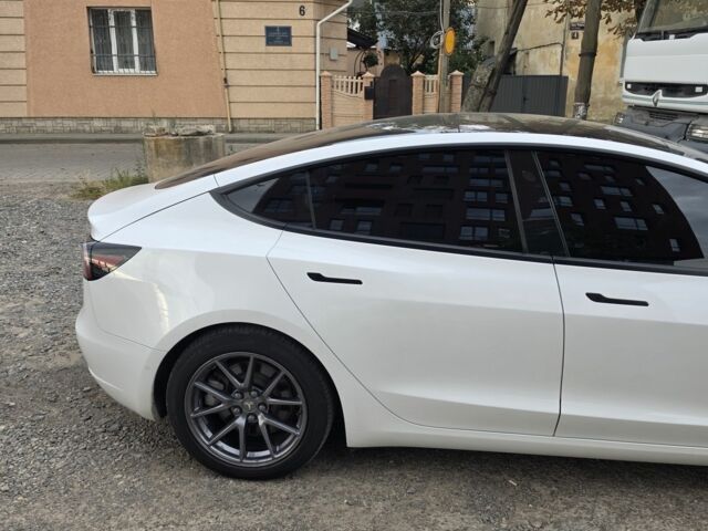 Білий Тесла Модель 3, об'ємом двигуна 0 л та пробігом 140 тис. км за 371 $, фото 9 на Automoto.ua