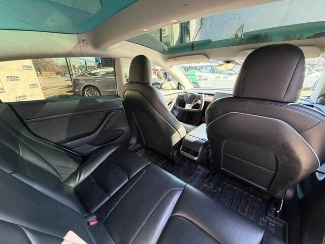 Белый Тесла Модель 3, объемом двигателя 0 л и пробегом 309 тыс. км за 12900 $, фото 6 на Automoto.ua