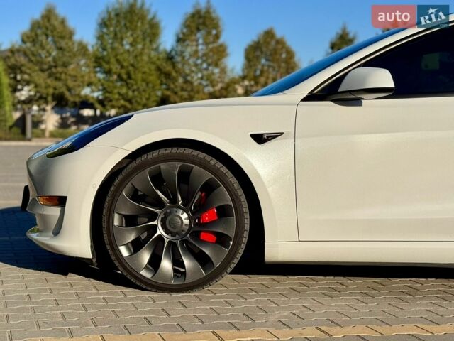 Білий Тесла Модель 3, об'ємом двигуна 0 л та пробігом 82 тис. км за 20500 $, фото 25 на Automoto.ua