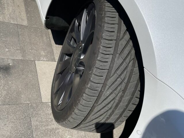 Тесла Модель 3 2021 в Вышгороде на Automoto.ua Белый Тесла Модель 3, объемом двигателя 0 л и пробегом 50 тыс. км за 23500 $, фото 2 на Automoto.ua