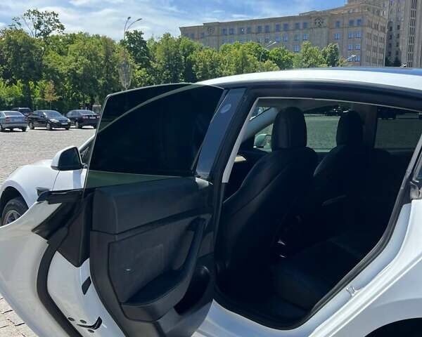 Тесла Модель 3 2021 в Харькове на Automoto.ua Белый Тесла Модель 3, объемом двигателя 0 л и пробегом 167 тыс. км за 18900 $, фото 10 на Automoto.ua
