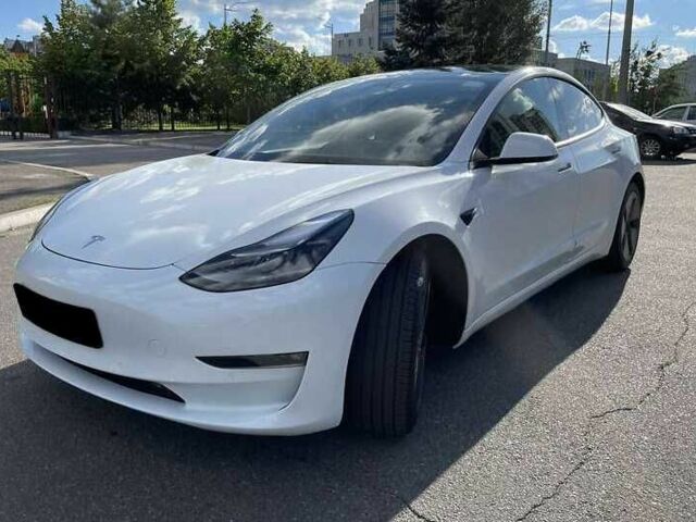 Белый Тесла Модель 3, объемом двигателя 0 л и пробегом 66 тыс. км за 13700 $, фото 5 на Automoto.ua