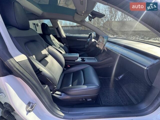 Білий Тесла Модель 3, об'ємом двигуна 0 л та пробігом 77 тис. км за 19800 $, фото 9 на Automoto.ua