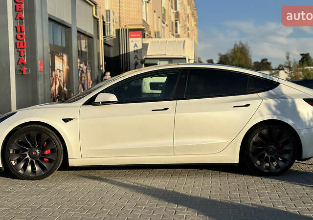 Белый Тесла Модель 3, объемом двигателя 0 л и пробегом 88 тыс. км за 22900 $, фото 8 на Automoto.ua