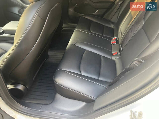 Тесла Модель 3 2021 в Днепре (Днепропетровске) на Automoto.ua Белый Тесла Модель 3, объемом двигателя 0 л и пробегом 131 тыс. км за 21500 $, фото 12 на Automoto.ua