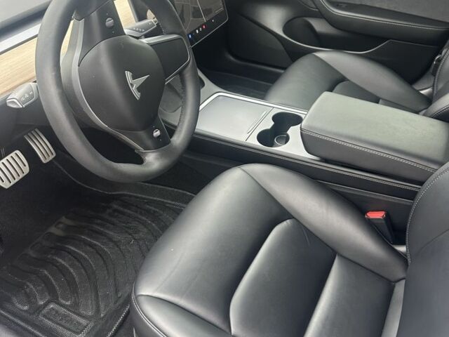 Білий Тесла Модель 3, об'ємом двигуна 0 л та пробігом 118 тис. км за 21500 $, фото 2 на Automoto.ua