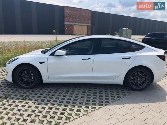 Белый Тесла Модель 3, объемом двигателя 0 л и пробегом 92 тыс. км за 17500 $, фото 4 на Automoto.ua