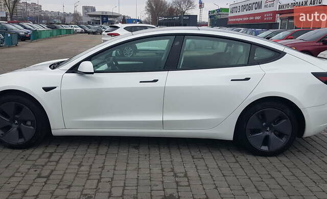 Белый Тесла Модель 3, объемом двигателя 0 л и пробегом 26 тыс. км за 23500 $, фото 2 на Automoto.ua