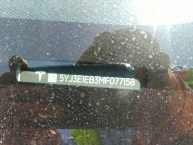 Белый Тесла Модель 3, объемом двигателя 0 л и пробегом 63 тыс. км за 25500 $, фото 27 на Automoto.ua