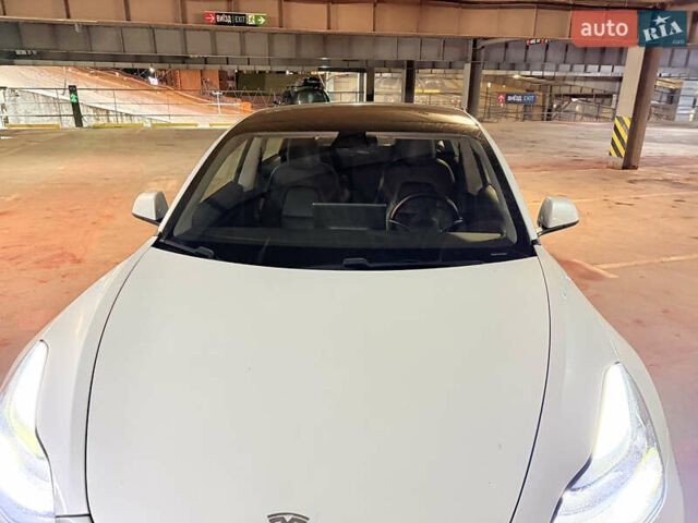 Білий Тесла Модель 3, об'ємом двигуна 0 л та пробігом 87 тис. км за 17450 $, фото 4 на Automoto.ua