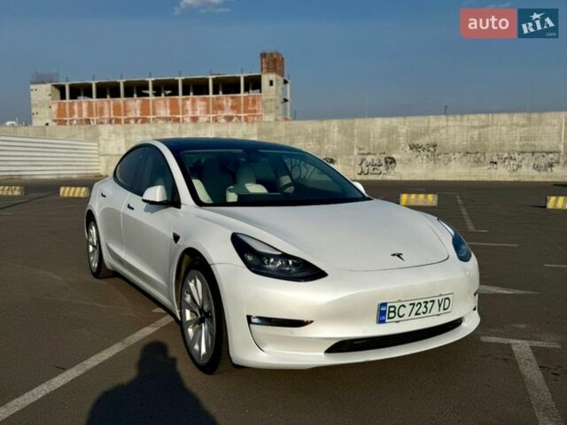 Белый Тесла Модель 3, объемом двигателя 0 л и пробегом 107 тыс. км за 18900 $, фото 1 на Automoto.ua