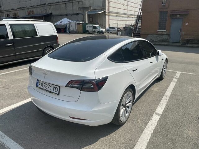 Белый Тесла Модель 3, объемом двигателя 0 л и пробегом 64 тыс. км за 20470 $, фото 7 на Automoto.ua