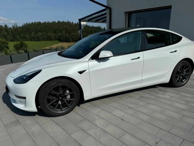 Білий Тесла Модель 3, об'ємом двигуна 0 л та пробігом 82 тис. км за 12600 $, фото 12 на Automoto.ua
