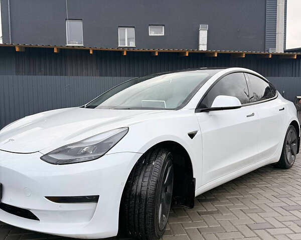 Білий Тесла Модель 3, об'ємом двигуна 0 л та пробігом 84 тис. км за 16700 $, фото 5 на Automoto.ua