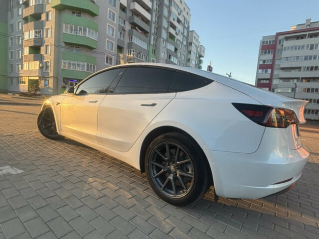 Білий Тесла Модель 3, об'ємом двигуна 0 л та пробігом 95 тис. км за 19500 $, фото 7 на Automoto.ua