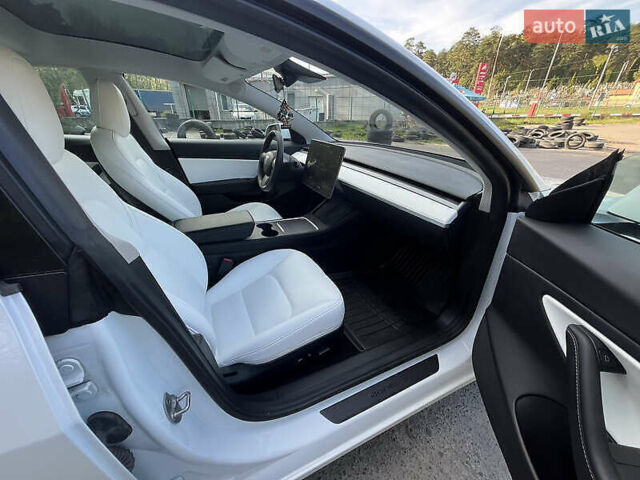 Белый Тесла Модель 3, объемом двигателя 0 л и пробегом 73 тыс. км за 16100 $, фото 10 на Automoto.ua