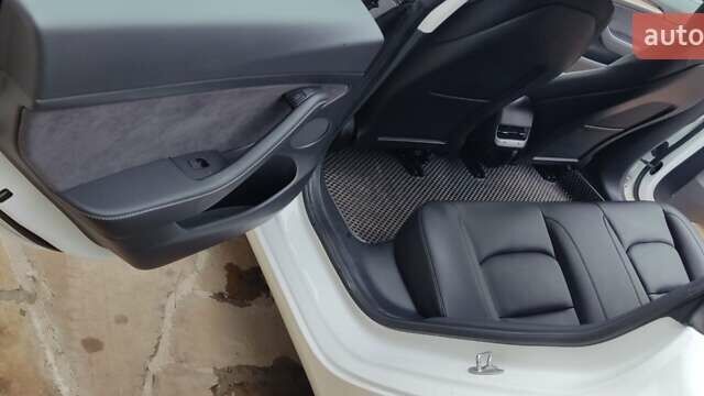 Білий Тесла Модель 3, об'ємом двигуна 0 л та пробігом 59 тис. км за 17500 $, фото 14 на Automoto.ua