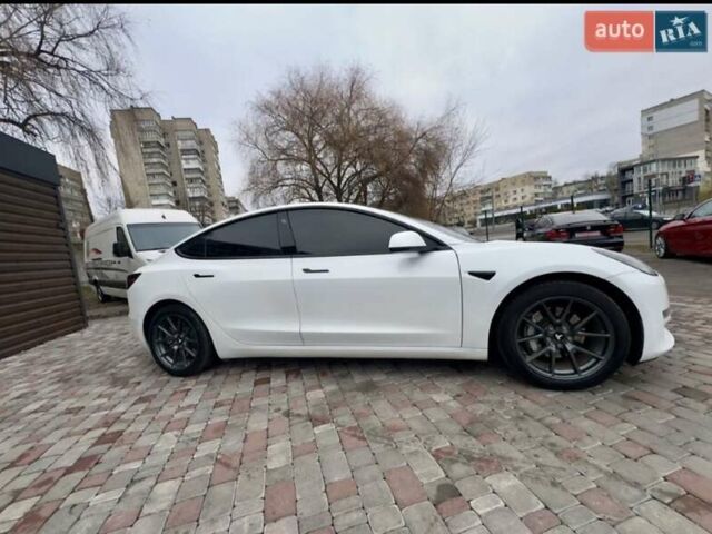 Білий Тесла Модель 3, об'ємом двигуна 0 л та пробігом 84 тис. км за 18900 $, фото 31 на Automoto.ua