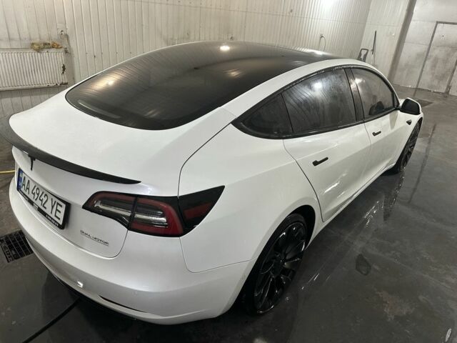 Белый Тесла Модель 3, объемом двигателя 0 л и пробегом 115 тыс. км за 21900 $, фото 1 на Automoto.ua