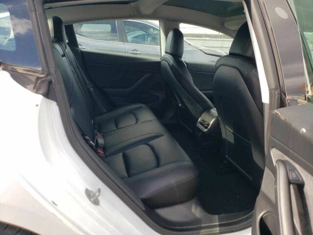 Білий Тесла Модель 3, об'ємом двигуна 0 л та пробігом 34 тис. км за 6000 $, фото 9 на Automoto.ua