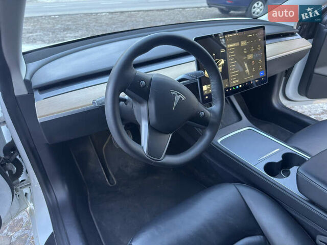 Белый Тесла Модель 3, объемом двигателя 0 л и пробегом 117 тыс. км за 19899 $, фото 7 на Automoto.ua